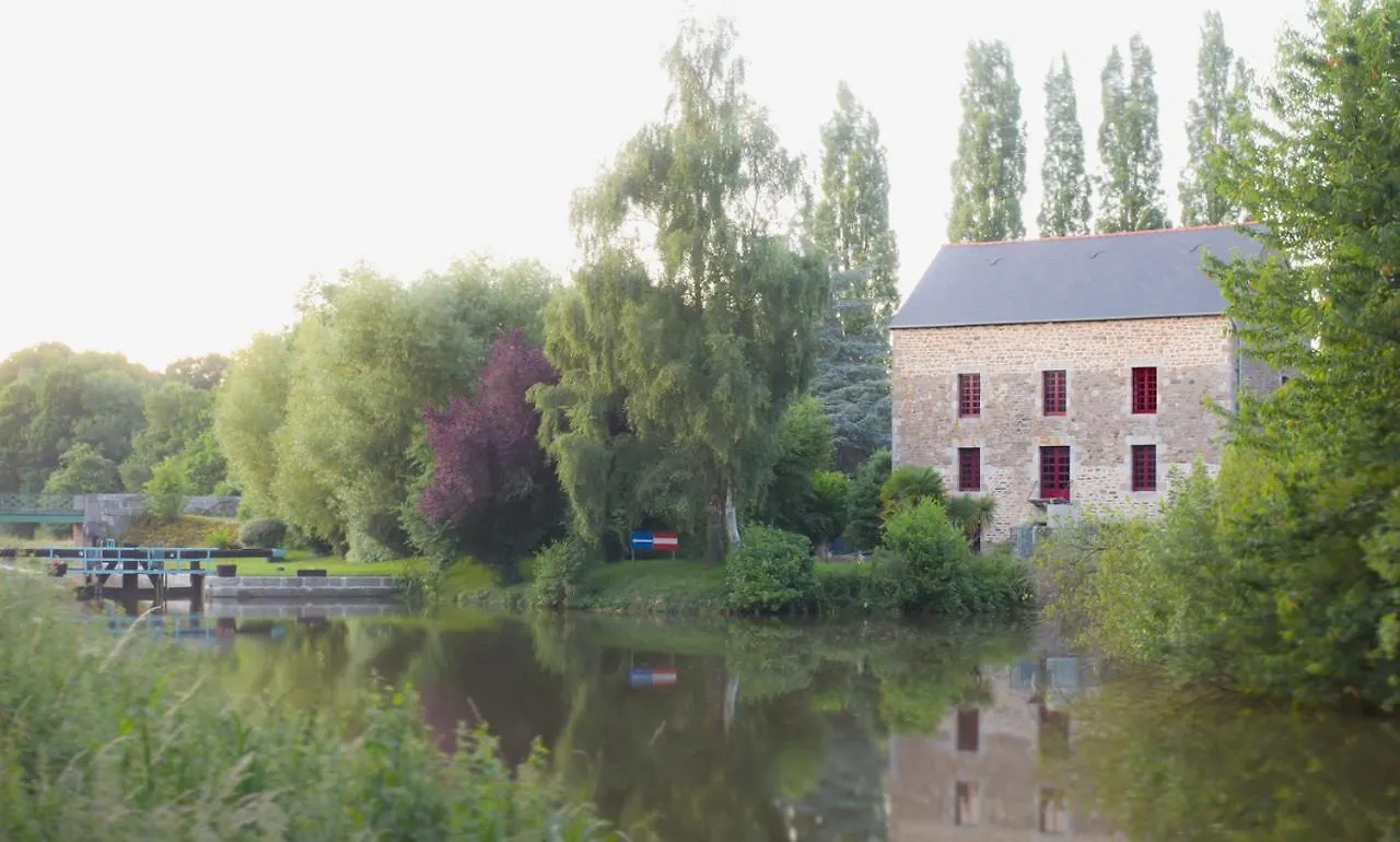住宿加早餐酒店 ÉvranLe Moulin Du Mottay住宿加早餐旅馆
